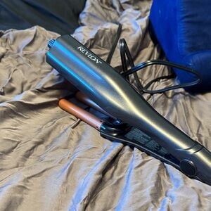 Revlon Hair waver in Black and Copper- almost new